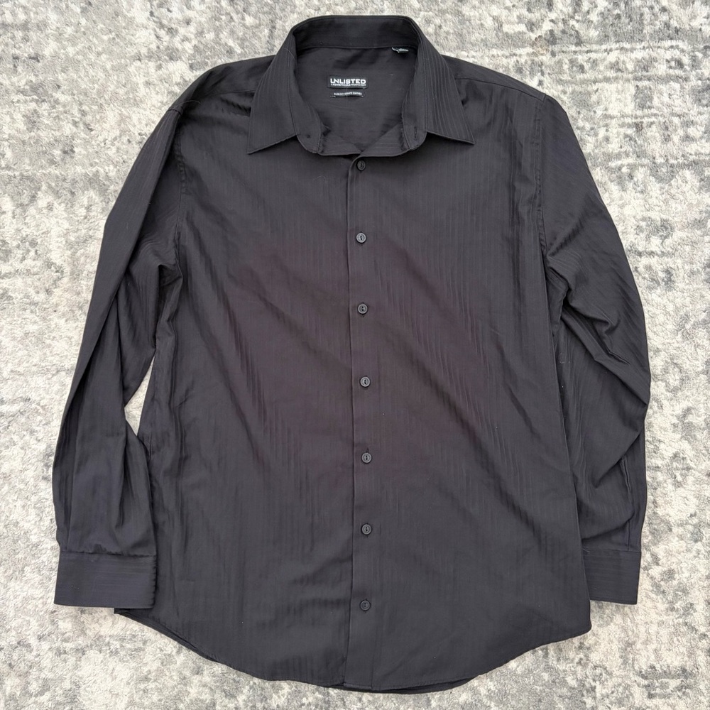 Men’s black long sleeve button up dress shirt